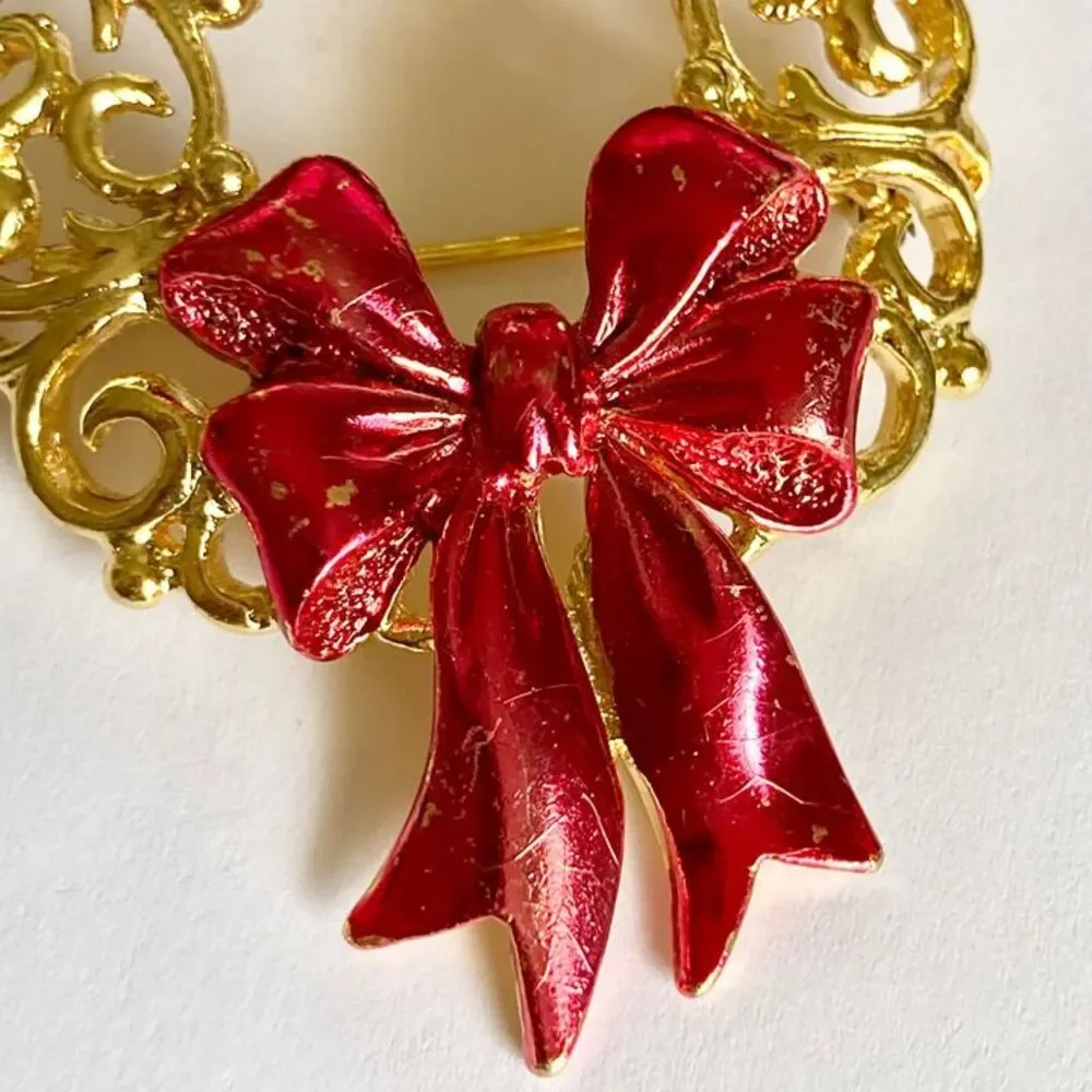 Vintage Christmas Filigree Scroll Wreath Pin Brooch Gold Tone Red Bow JJ Jonette